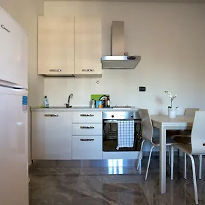 https://venus-immobiliare.italymilanhotels.net